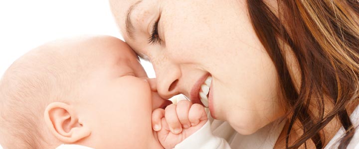 Borstvoeding goed aanleggen aan je borst | KindjeKlein